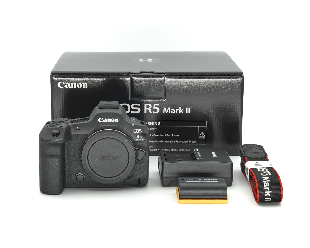 Canon EOS R5 Mark II Gehäuse ,  Karton beschädigt #