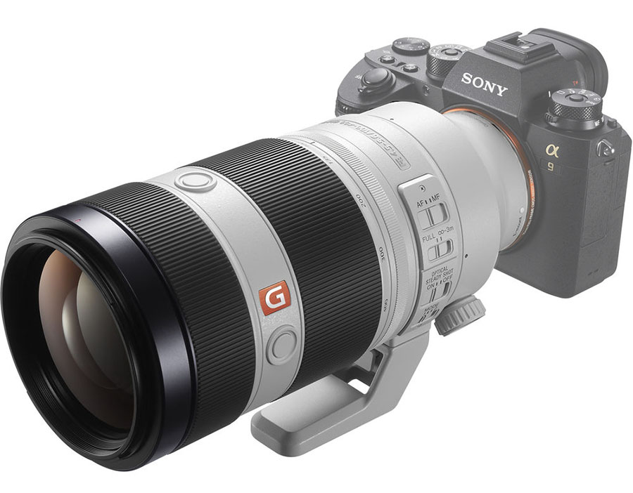 Sony FE 100–400mm F4.5–5.6 GM OSS Super-Tele-Zoomobjektiv montiert an einer Sony Alpha 9 Kamera