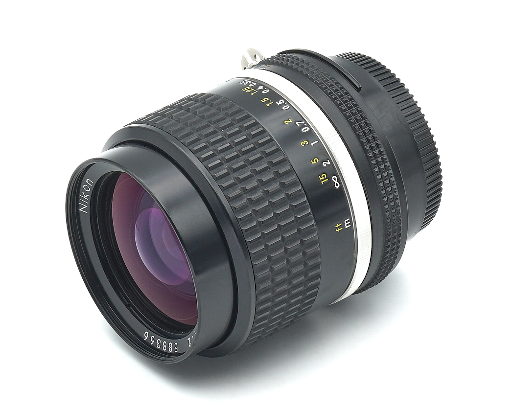 Objektiv, Nikon Objektiv, manueller Fokus, schwarzer Körper, Metallfassung