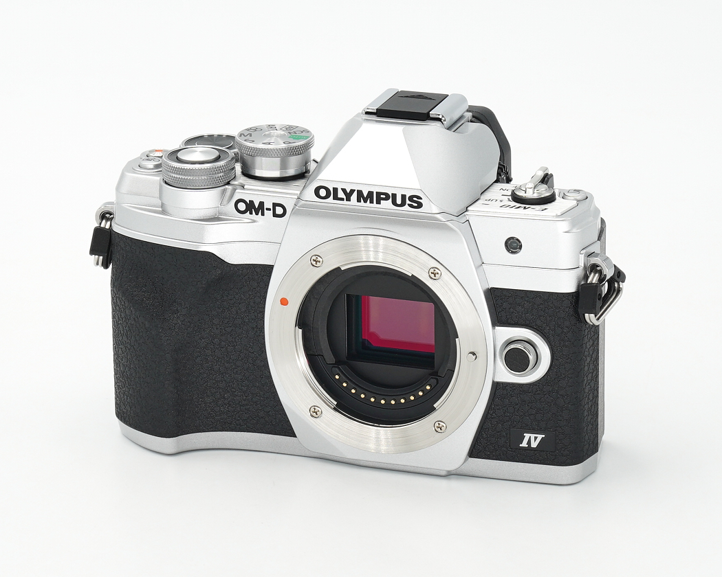 Olympus OM-D E-M10 Mark IV silber Gehäuse Ausstellungsstück #46580**