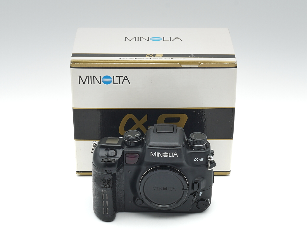 Minolta Alpha 9 Gehäuse + VC-9 Griff Topzustand, komplett geprüft #50514**