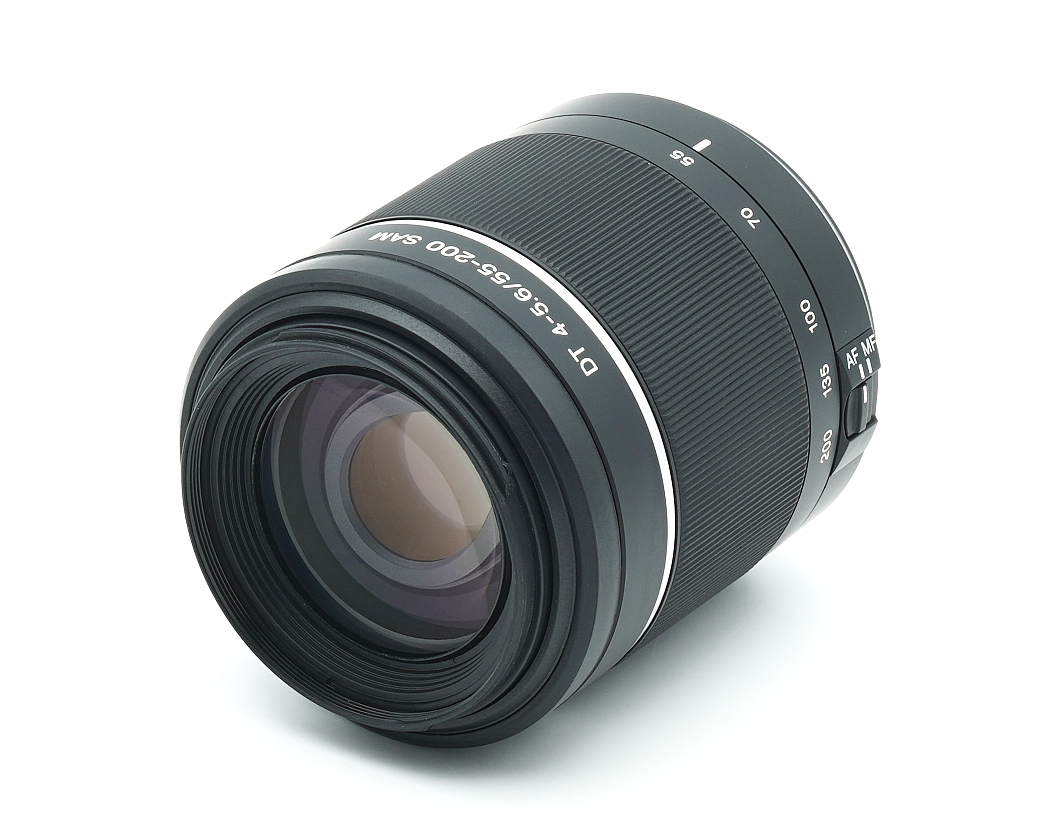 Objektiv, Wechselobjektiv, Teleobjektiv, manueller Fokus, metallisch-schwarz