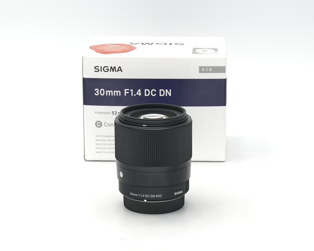 Sigma C 30mm 1.4 DC DN für Fujifilm X-Mount Ausstellungsstück #39279**