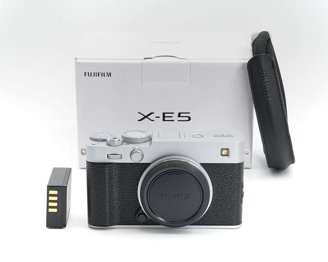 Fujifilm X-E5 silber Gehäuse Kundenretoure NUR 5 Auslösungen