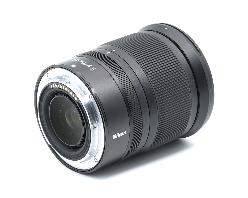 Kameraobjektiv, schwarz, Metallbajonett, geriffelter Fokusring, Nikon