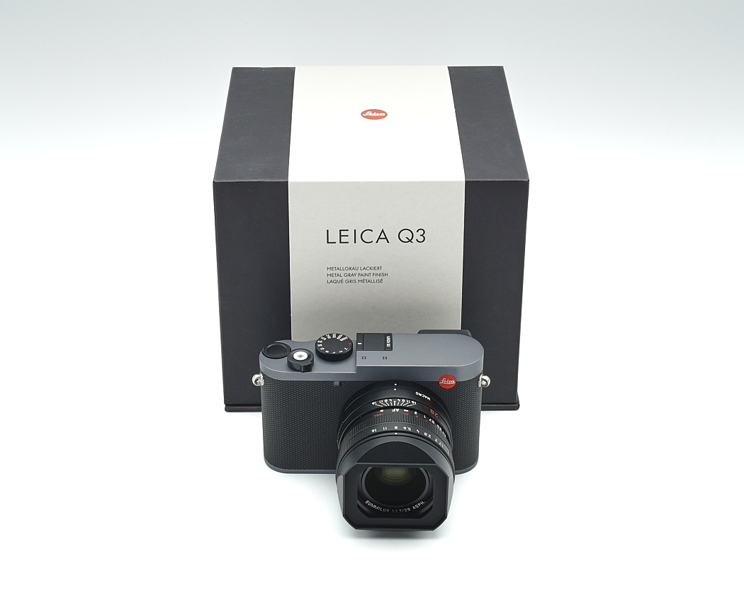 Digitalkamera, Leica Q3, Kompaktkamera, Festbrennweite, Metallgrau