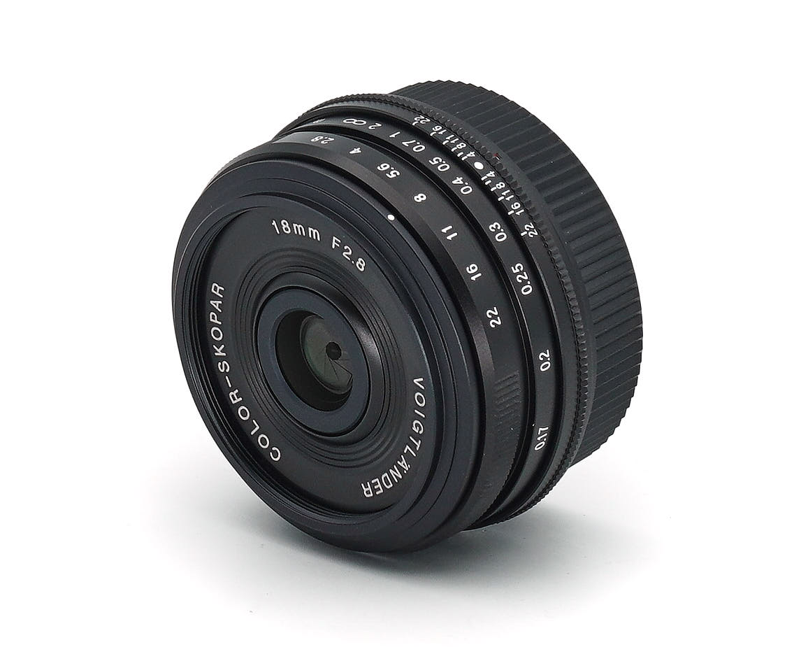Voigtländer Color-Skopar 18mm F2.8 Für Fujifilm X - Manuelles Objektiv In Silber, 43mm Filter, Nahfokus 17cm