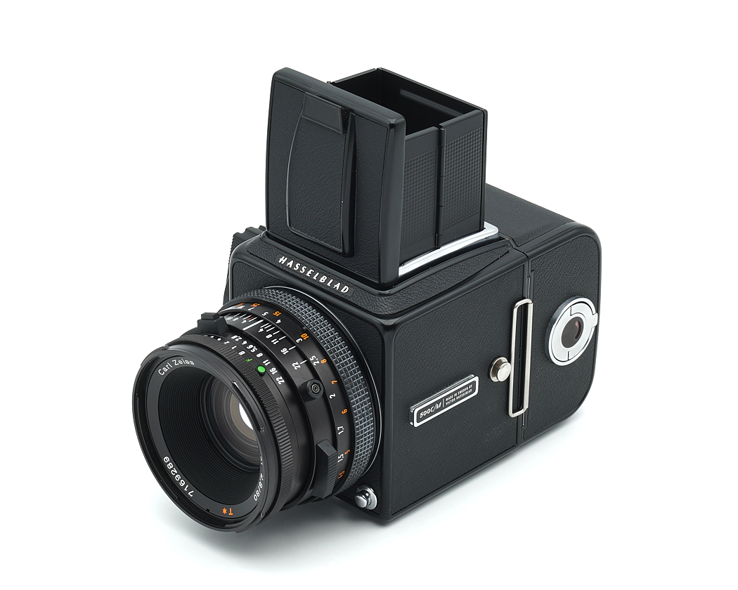 Mittelformatkamera, Filmkamera, Schwarzes Gehäuse, Lichtschachtsucher, Wechselobjektiv