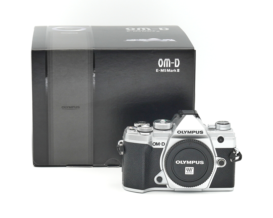 Olympus OM-D E-M5 Mark III silber Gehäuse wie neu #X35602**