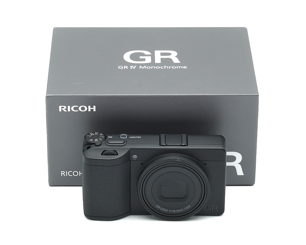 Ricoh GR IV Monochrome Ausstellungsstück #50947**