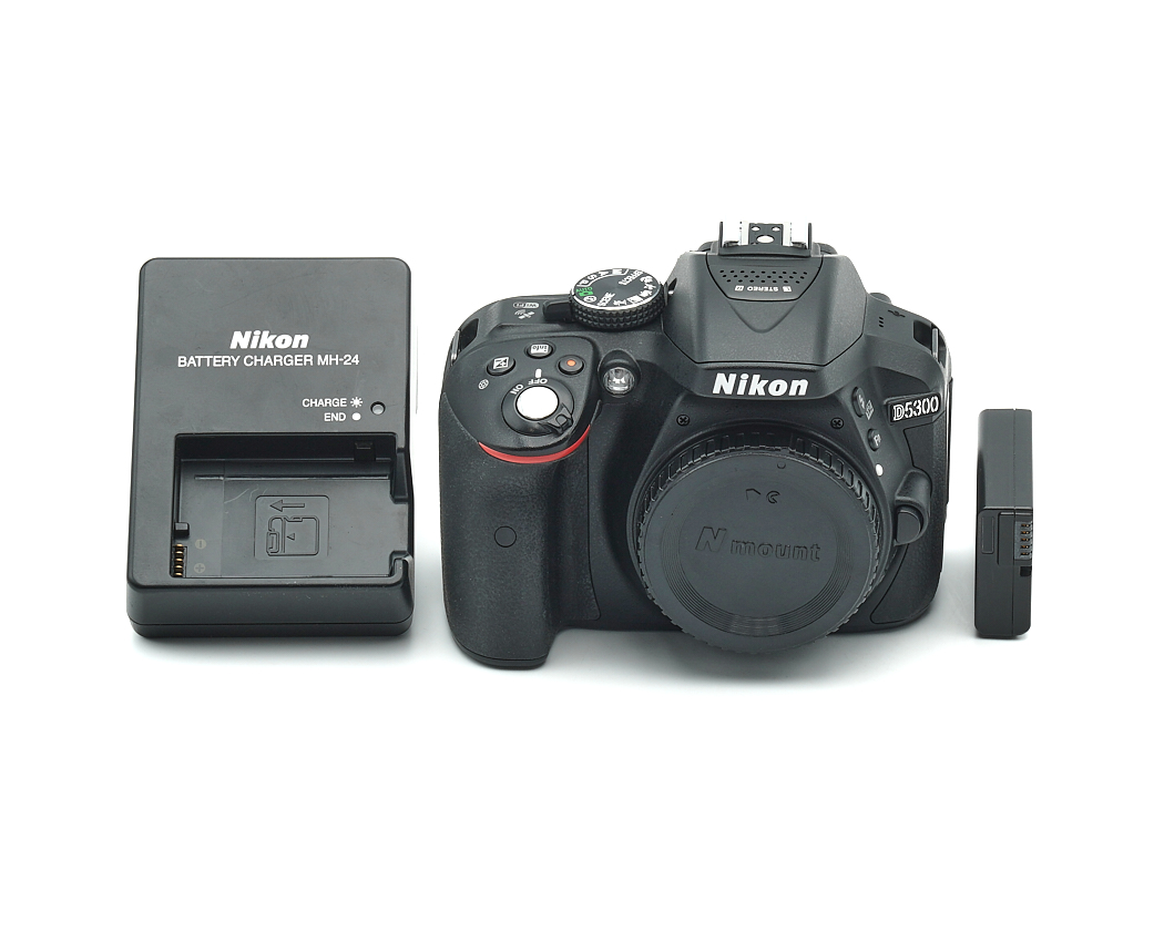  DSLR-Kamera, Kameragehäuse, Nikon D5300, Batterieladegerät, Batteriegrip
