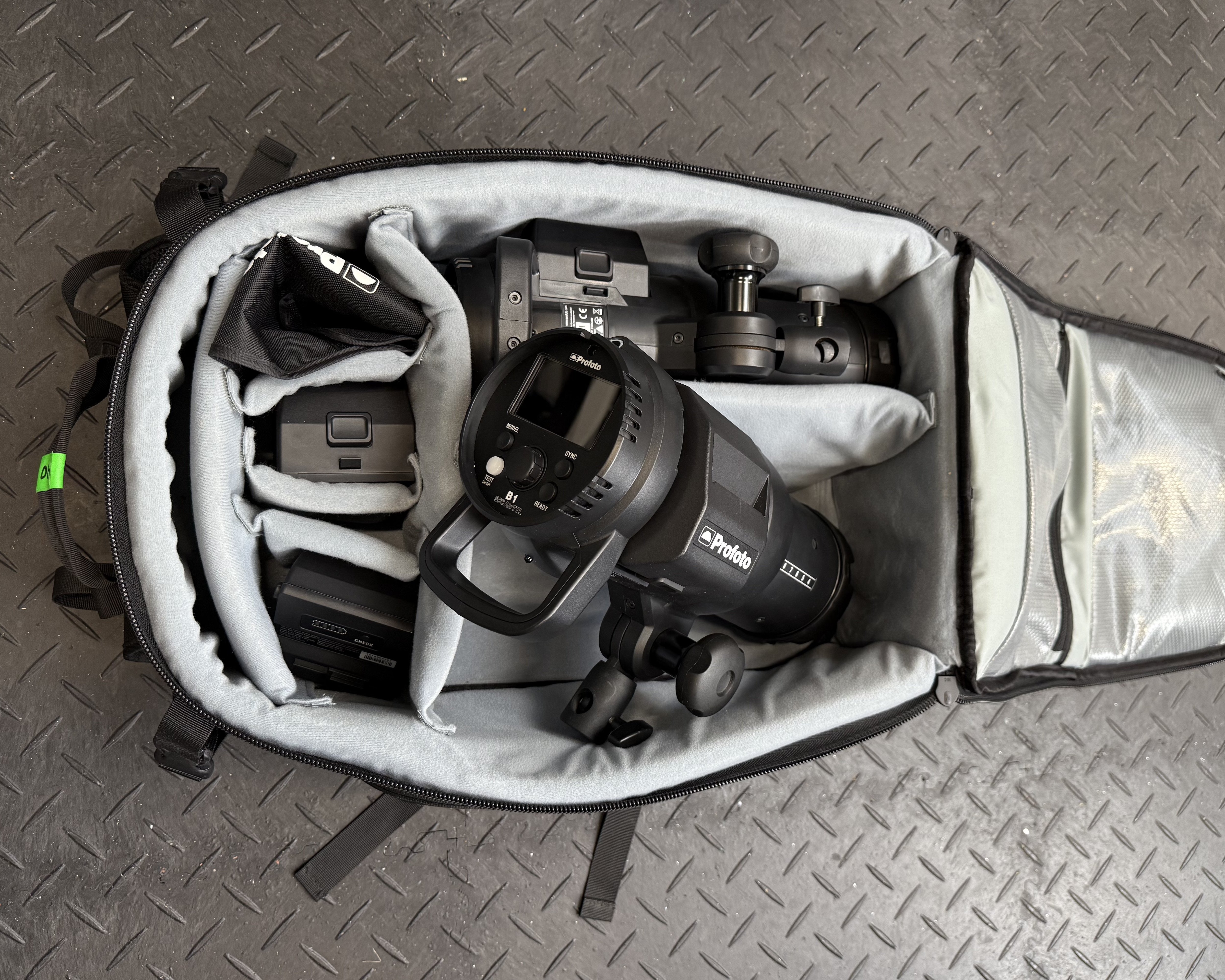 Profoto B1 500 Air TTL ON LOCATION SET Topzustand #X35528**