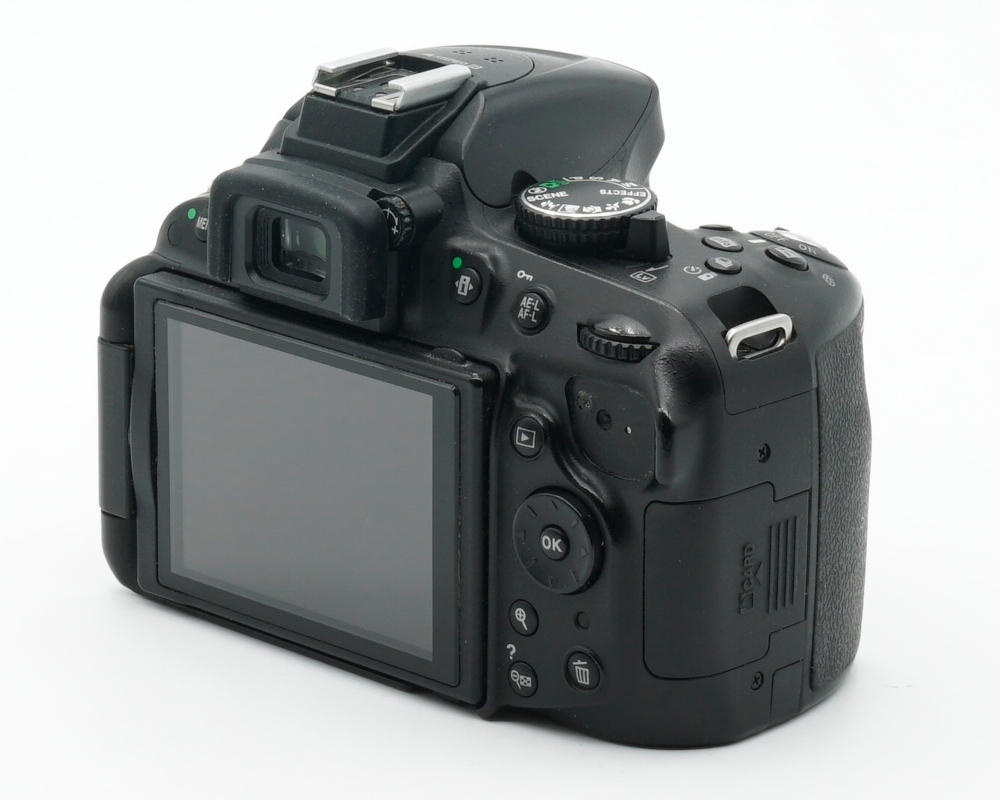 Nikon D5200 Gehäuse Topzustand, im Originalkarton #36213*