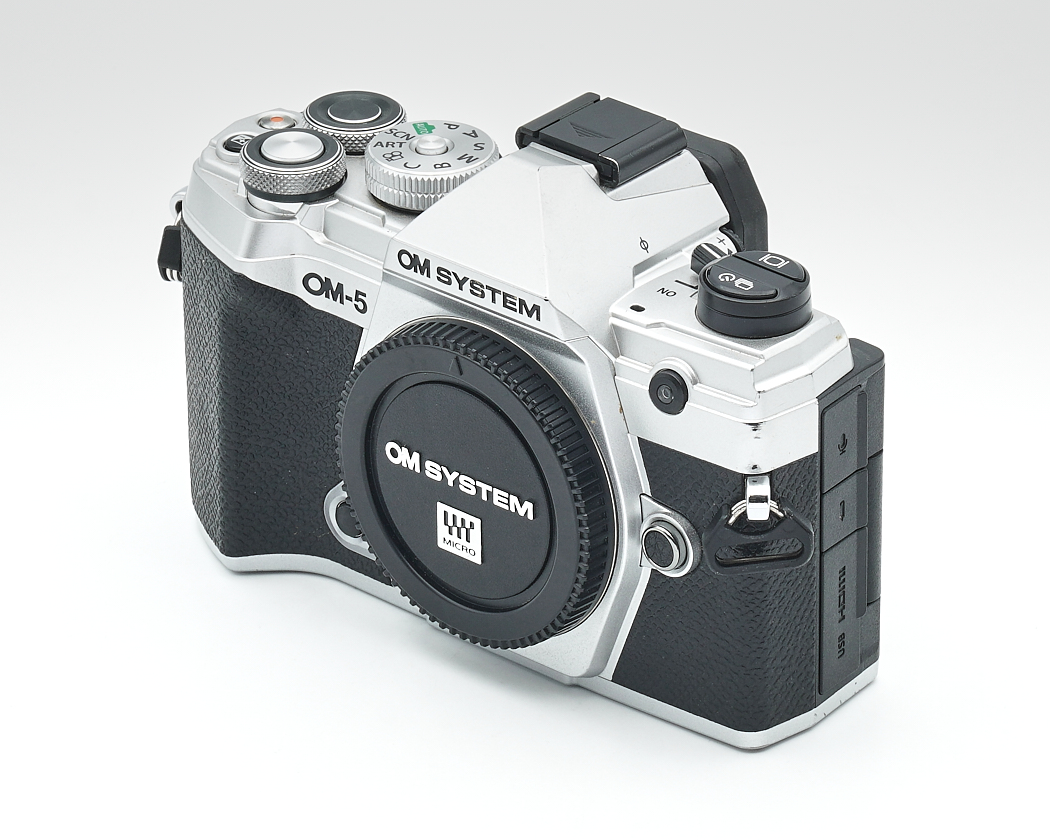 OM SYSTEM OM-5 Gehäuse silber #X40502*
