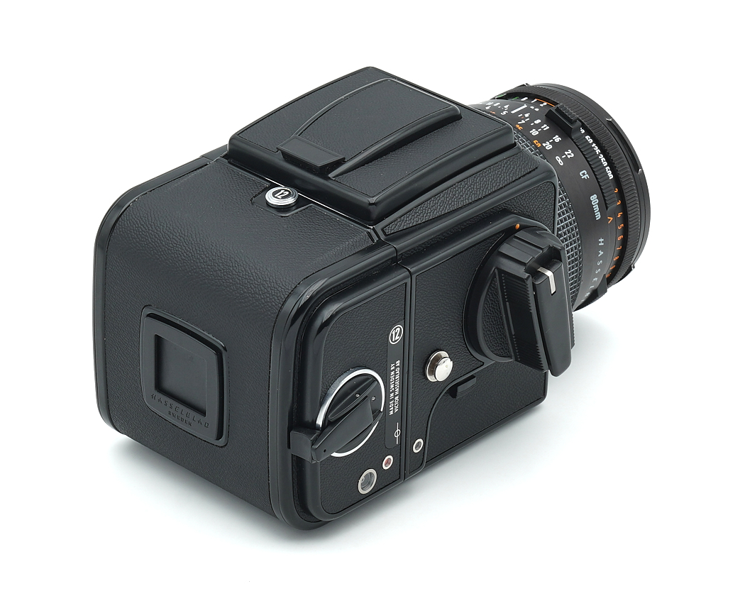 Mittelformatkamera, Filmkamera, schwarzes Gehäuse, 80-mm-Objektiv, Wechselobjektiv