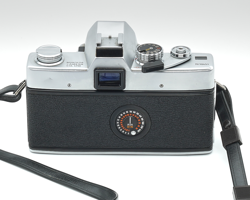 Analogkamera, 35-mm-Kamera, silber-schwarz, manuelle Bedienung, Kunstledergehäuse