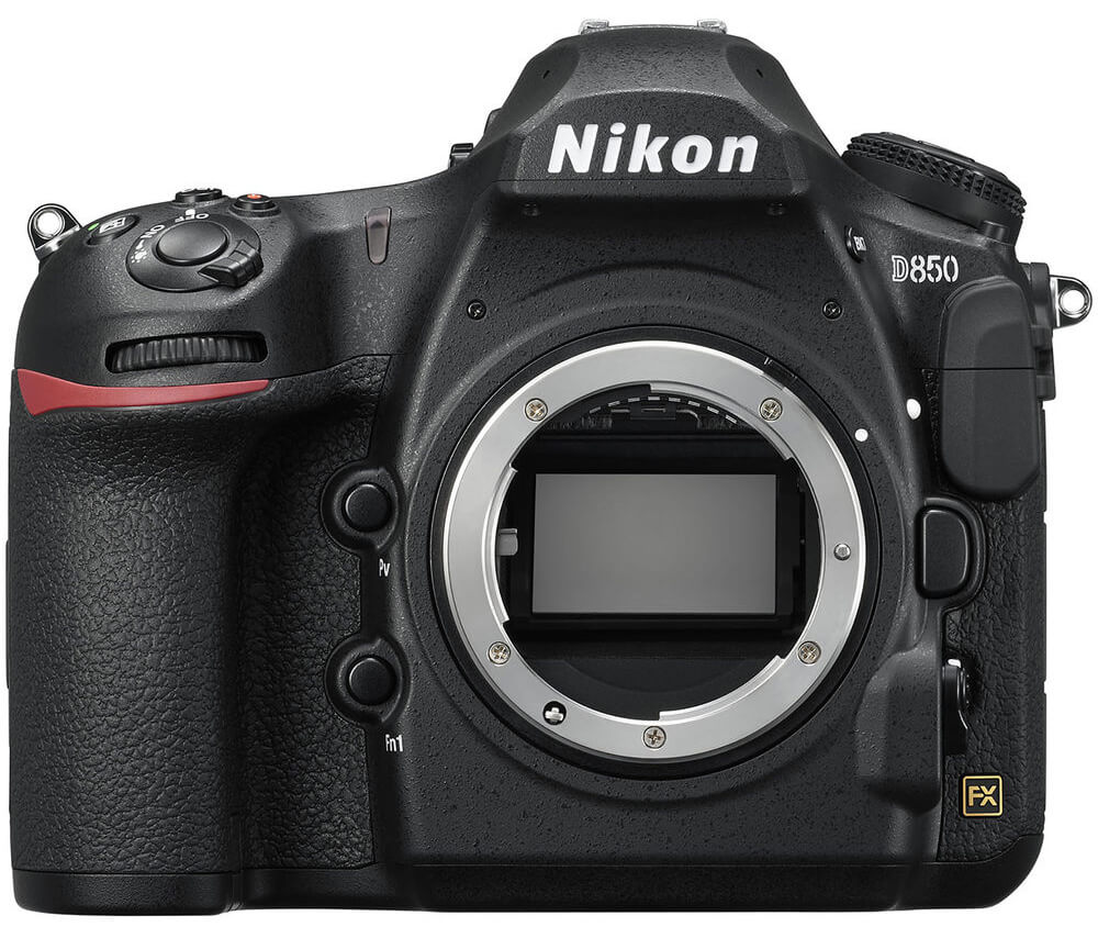 Frontansicht der Nikon D850 DSLR-Kamera ohne Objektiv mit sichtbarem Vollformatsensor