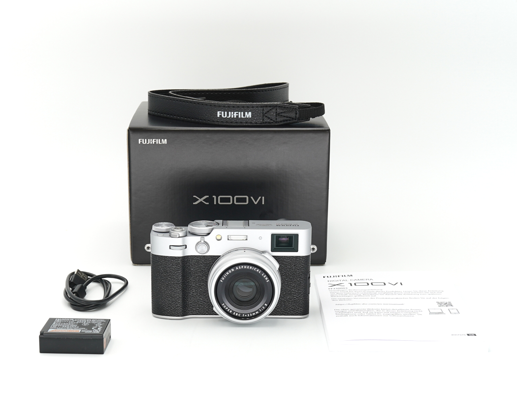 Fujifilm X100VI silber Ausstellungsstück, nur ca. 900 Auslösungen #42014**