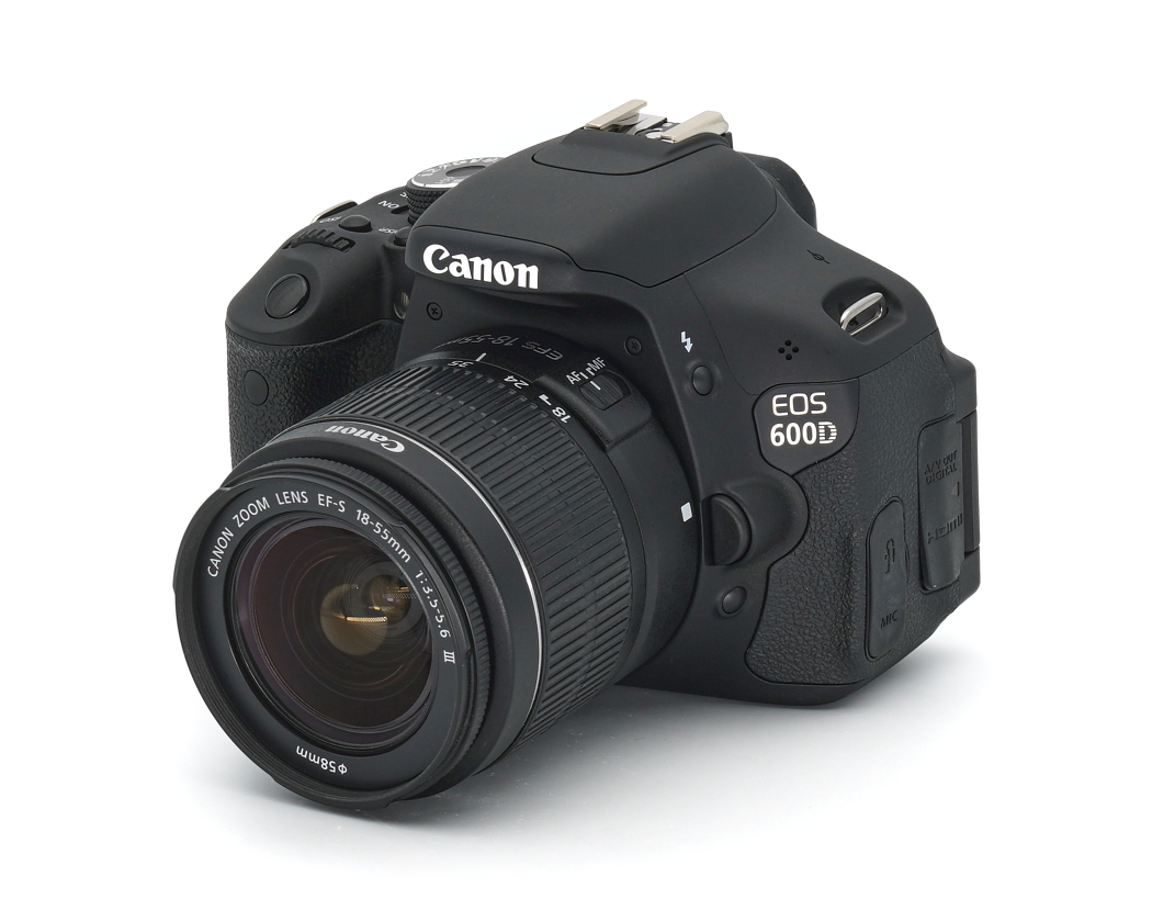 Canon EOS 600D Gehäuse + EF-S 18-55mm 3.5-5.6 IS II Topzustand #39449*