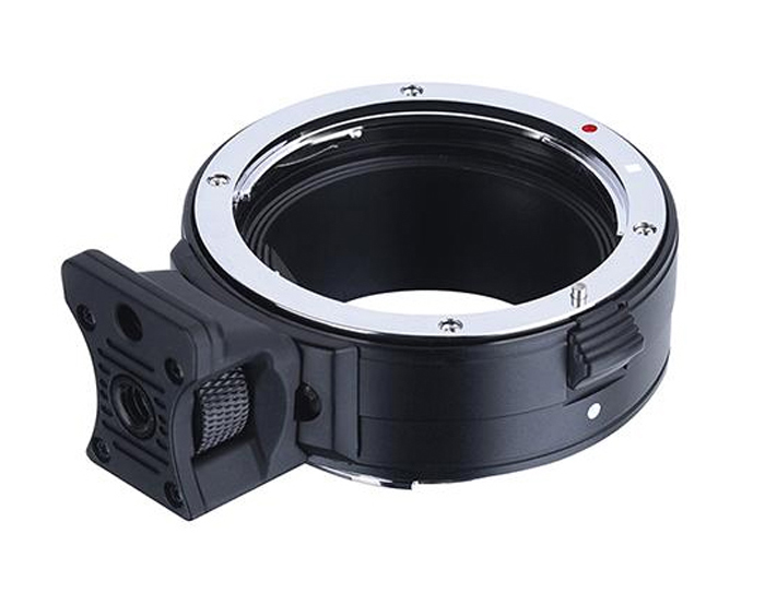 Canon EOS R5 + Commlite EF-EOS R Adapter mit Stativfuss