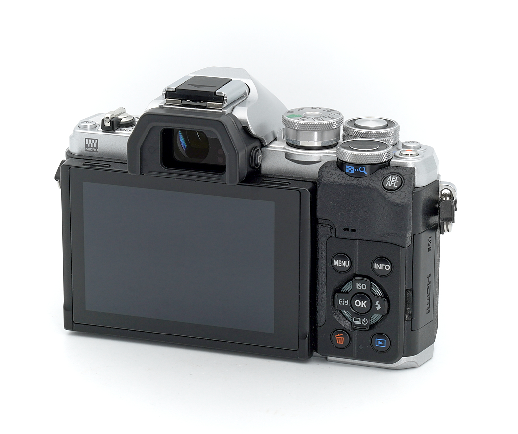 Olympus OM-D E-M10 Mark IV silber Gehäuse Topzustand #46624**