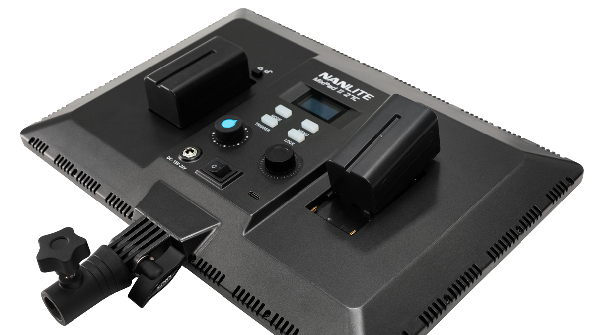 Nanlite MixPad II 27C RGBWW Stativleuchte 