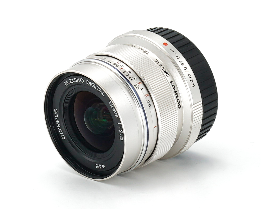 Olympus M.Zuiko Digital ED 12mm 2.0 Vitrinenmodell, im Originalkarton #LBX**