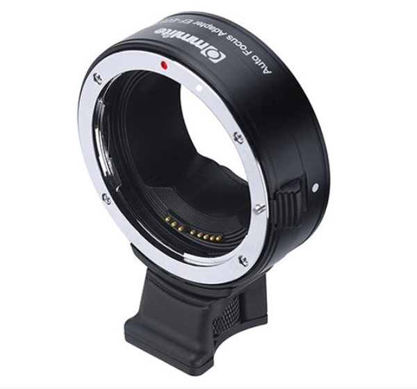 Canon EOS R5 + Commlite EF-EOS R Adapter mit Stativfuss