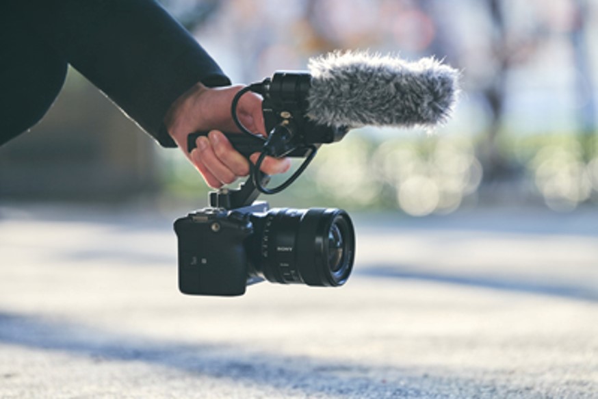 Sony Alpha FX3A Cinema Line + XLR-Handgriff + 2. Akku NP-FZ100