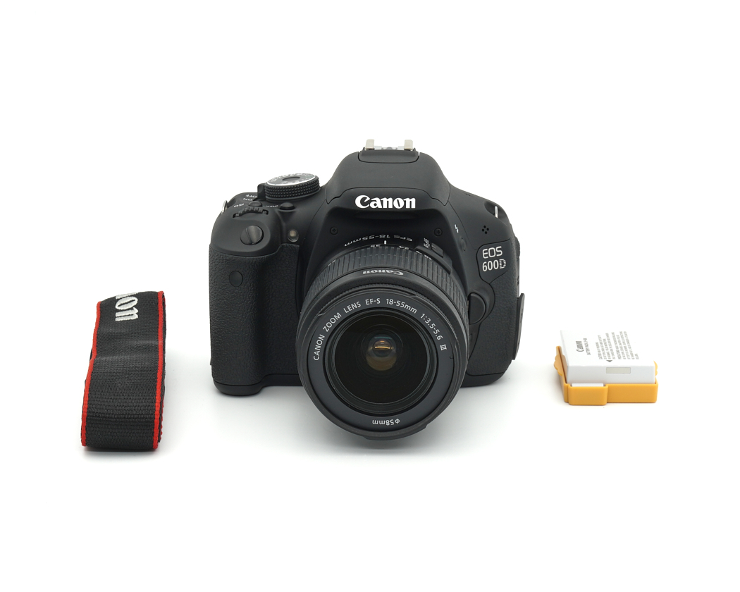 Canon EOS 600D Gehäuse + EF-S 18-55mm 3.5-5.6 IS II Topzustand #39449*